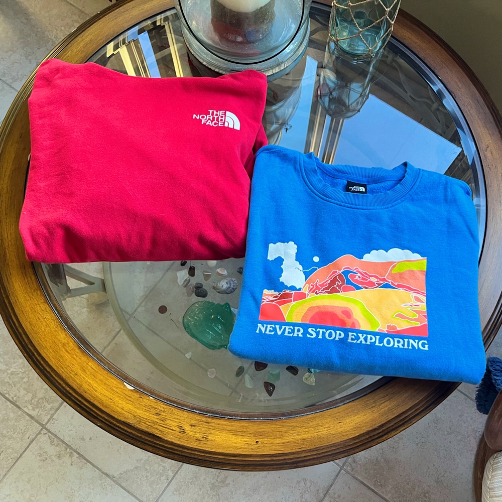 ❄️The North Face❄️- BUNDLE- Men’s Red and Blue Adventure Sweatshirts-Sz-Large